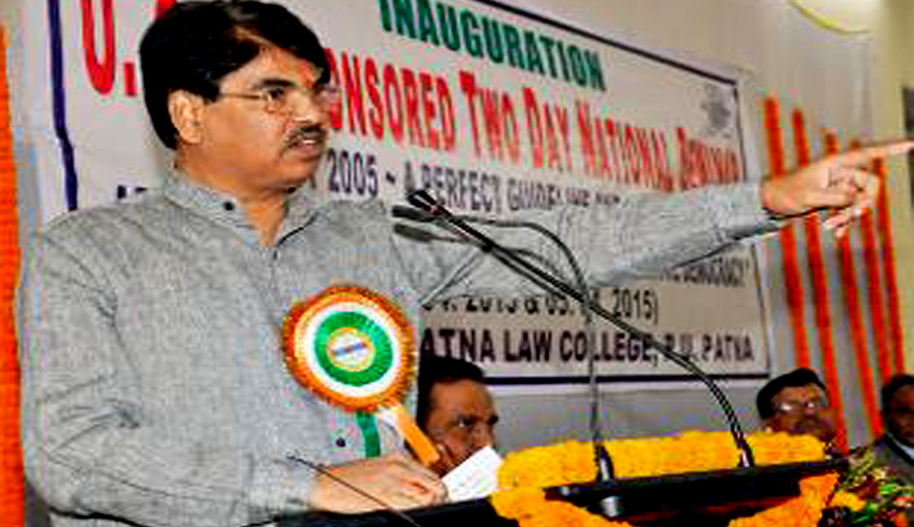 30% of the lawyers in India are fake; such lawyers organize strikes and boycotts: BCI Chairman 30% of the lawyers in India are fake; such lawyers organize strikes and boycotts: BCI Chairman