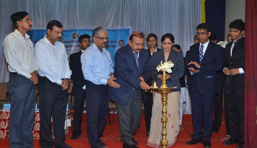 District Judge Uma M.G Inaugurates Moot Court Society at Shri Dharmasthala Manjunatheshwara Law College, Mangalore District Judge Uma M.G Inaugurates Moot Court Society at Shri Dharmasthala Manjunatheshwara Law College, Mangalore