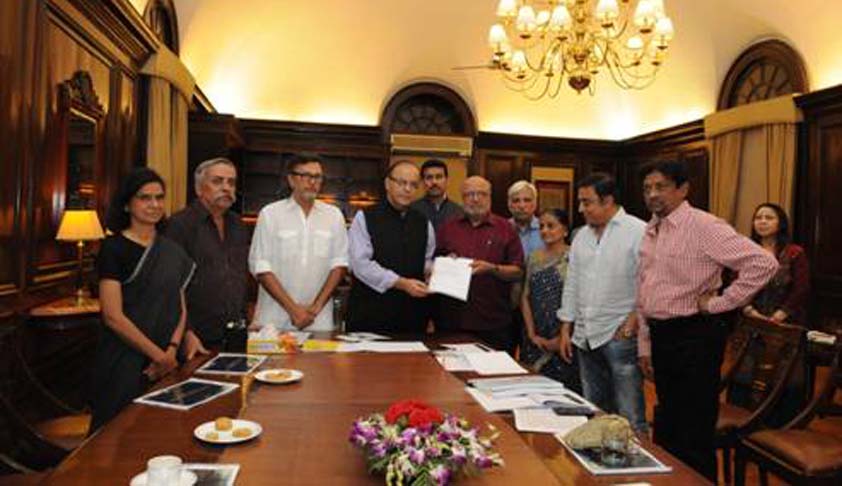 Shyam Benegal Committee submits its report on Cinematograph Act/ Rules to Shri Jaitley Shyam Benegal Committee submits its report on Cinematograph Act/ Rules to Shri Jaitley