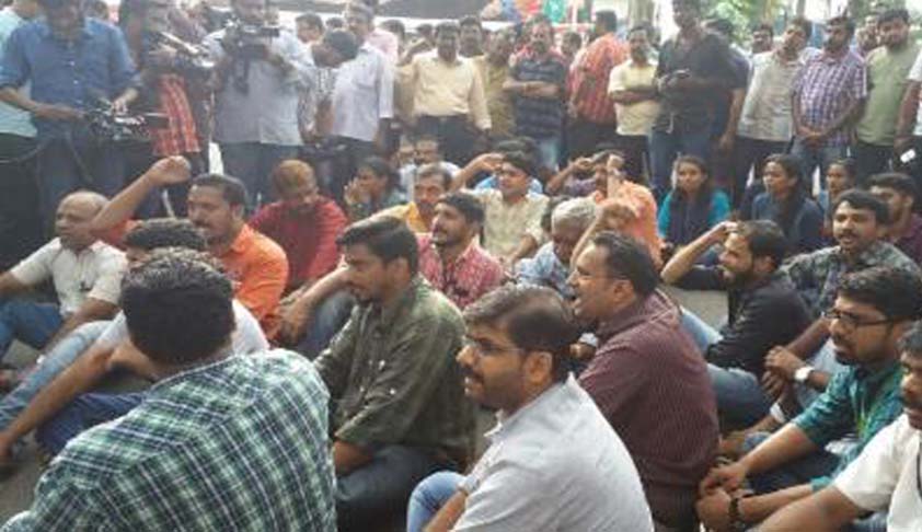 Media Vs Lawyers: Senior Advocates express solidarity with Kerala HC Advocate Association Media Vs Lawyers: Senior Advocates express solidarity with Kerala HC Advocate Association
