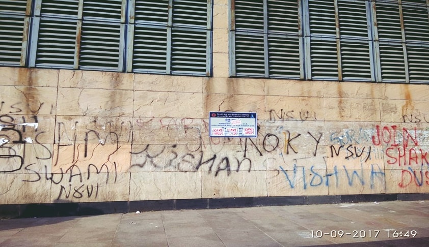 Delhi HC Appalled At DU, DMRC, Govt’s Attitude Towards Anti-Defacement Post DUSU Polls Delhi HC Appalled At DU, DMRC, Govt’s Attitude Towards Anti-Defacement Post DUSU Polls