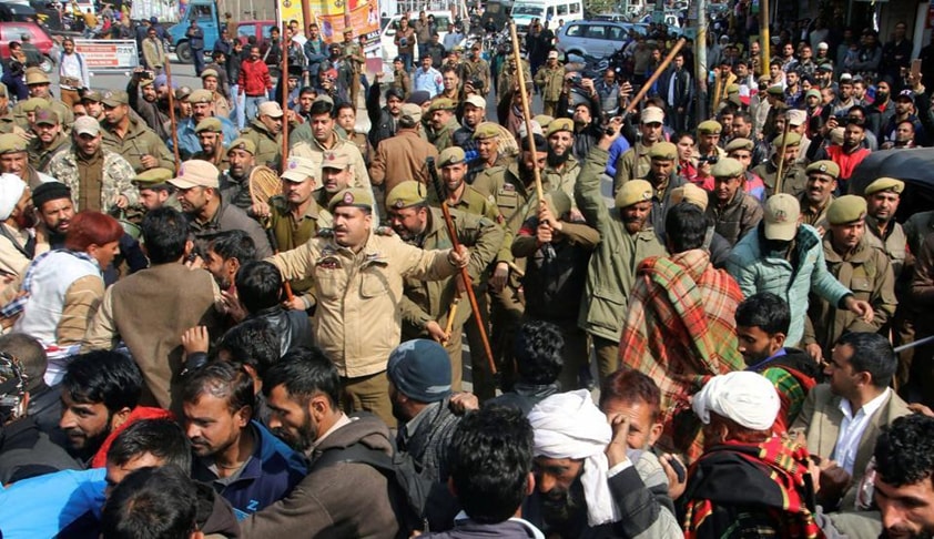 Kathua Rape Case: Lawyers Organizations Condemn Blocking Of Charge-Sheet By Kathua Lawyers Kathua Rape Case: Lawyers Organizations Condemn Blocking Of Charge-Sheet By Kathua Lawyers