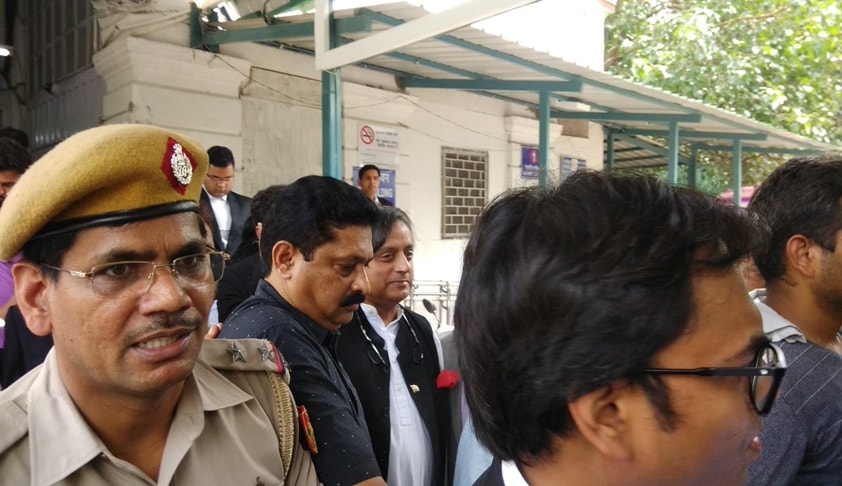 Sunanda Pushkar Death Case: Shashi Tharoor Gets Regular Bail, Questions Swamys Locus Sunanda Pushkar Death Case: Shashi Tharoor Gets Regular Bail, Questions Swamys Locus