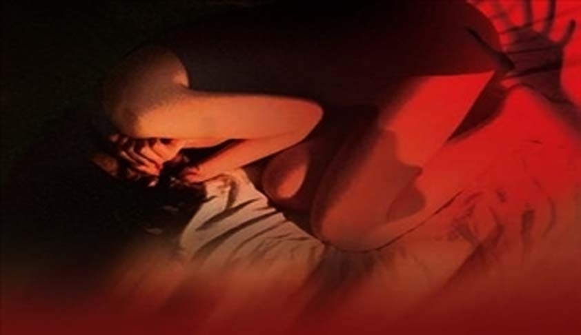 DLSA Gives Haryana Gangrape Victim Rs-2L Cheque As Compensation; Offers Legal Aid DLSA Gives Haryana Gangrape Victim Rs-2L Cheque As Compensation; Offers Legal Aid