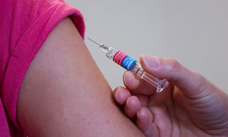 Not In Public Interest : Karnataka High Court Dismisses Plea To Stop COVID Vaccination Drive With Rs 50,000 Costs Not In Public Interest : Karnataka High Court Dismisses Plea To Stop COVID Vaccination Drive With Rs 50,000 Costs