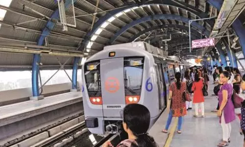 Delhi HC Asks Centre, Delhi Govt To Consider The Prospect Of Recommencing Metro Services Delhi HC Asks Centre, Delhi Govt To Consider The Prospect Of Recommencing Metro Services