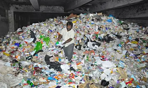 Seal The Shops Selling Banned Plastic Items : Madras High Court Directs Nilgiris District Collector Seal The Shops Selling Banned Plastic Items : Madras High Court Directs Nilgiris District Collector