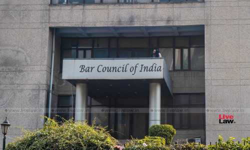 Students Of DU Law Faculty Are Protesting Against Non Recognition Of Degree By Bar Council Students Of DU Law Faculty Are Protesting Against Non Recognition Of Degree By Bar Council