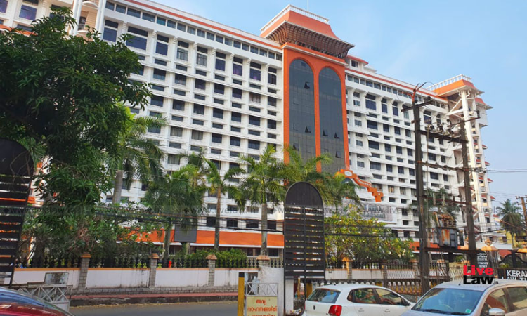 Kerala Gold Smuggling Case : Swapna Suresh Moves Kerala HC For Pre-Arrest Bail; Says No Connection With Smuggled Gold [Read Application]