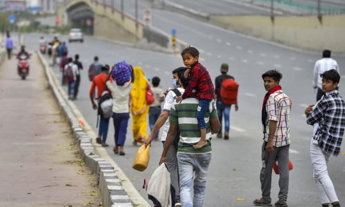 Permit Migrant Workers, Who Have Tested Negative For COVID, To Return To Native Places : Plea In SC Permit Migrant Workers, Who Have Tested Negative For COVID, To Return To Native Places : Plea In SC