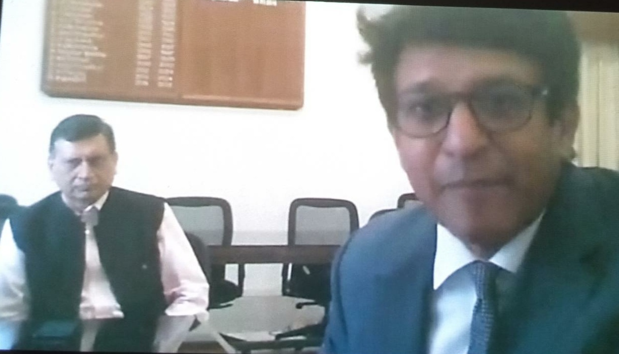 Karnataka AG making submissions (Karnataka Health Secretary seen in the back)