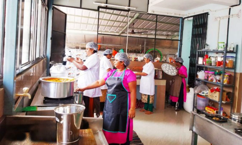 Plea In SC Seeks Temporary Pan-Indian Community Kitchens At Block-Level Amidst COVID Lockdown Plea In SC Seeks Temporary Pan-Indian Community Kitchens At Block-Level Amidst COVID Lockdown