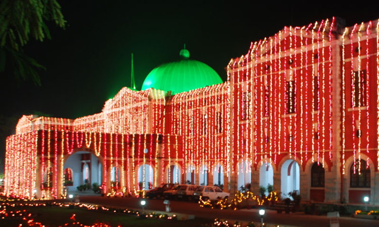 When Can A Court Issue Non-Bailable Warrant Of Arrest, Process For Declaring A Person As Proclaimed Offender & Order of Attachment Under CrPC: Jharkhand HC Clarifies [Read Judgment]