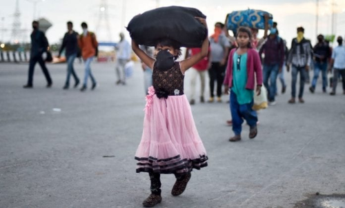 Migrant Workers Case : SC Pulls Up Delhi & Maharashtra For Not Filing Affidavit Showing Compliance Of Welfare Statutes [Read Order]