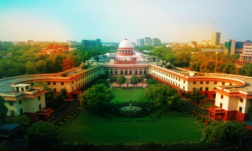 Supreme Court Stays FIR Registered Against Journalist Who Was Covering 2018 Bharat Bandh Supreme Court Stays FIR Registered Against Journalist Who Was Covering 2018 Bharat Bandh