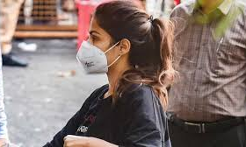 Rhea Chakraborty Urges CBI To Act Against Sushants Neighbour For False & Bogus Statements Rhea Chakraborty Urges CBI To Act Against Sushants Neighbour For False & Bogus Statements