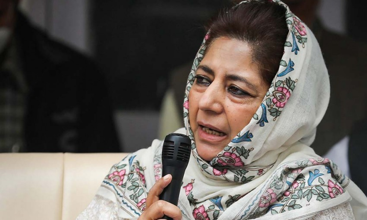 Mehbooba Muftis Plea For Issuance Of Passport: Jammu & Kashmir HC Seeks External Ministry, Govts Response Within 2 Weeks Mehbooba Muftis Plea For Issuance Of Passport: Jammu & Kashmir HC Seeks External Ministry, Govts Response Within 2 Weeks