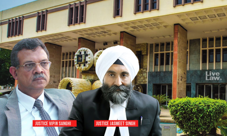 Street Vendors, Hawkers Cant Fix Any Place Or Erect Permanent/ Temporary Structures: Delhi High Court Street Vendors, Hawkers Cant Fix Any Place Or Erect Permanent/ Temporary Structures: Delhi High Court