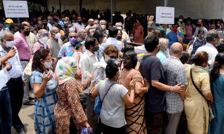 COVID Vaccination Registration : Bombay High Court Asks State Govt To Consider PIL Petitioners Suggestions For Improvement COVID Vaccination Registration : Bombay High Court Asks State Govt To Consider PIL Petitioners Suggestions For Improvement