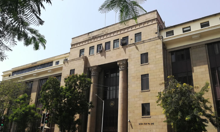 New Compliance Requirements For Payment Companies: RBI Releases Outsourcing Framework For Non-Bank PSOS New Compliance Requirements For Payment Companies: RBI Releases Outsourcing Framework For Non-Bank PSOS