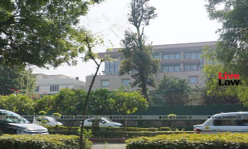 Breaking: Delhi High Court Stays Ban On Levy of Service Charge by Restaurants on Food Bills Breaking: Delhi High Court Stays Ban On Levy of Service Charge by Restaurants on Food Bills
