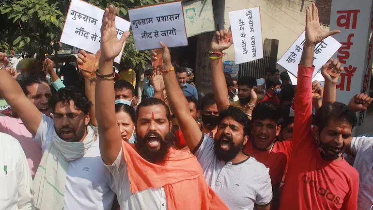 Gurugram Namaz Issue : Plea In Supreme Court Seeks Contempt Action Against Haryana Officials Gurugram Namaz Issue : Plea In Supreme Court Seeks Contempt Action Against Haryana Officials