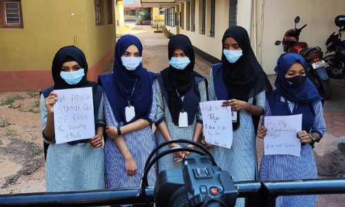 BREAKING| Hijab Ban Issue Mentioned Before Supreme Court; Let HC Hear, Says CJI BREAKING| Hijab Ban Issue Mentioned Before Supreme Court; Let HC Hear, Says CJI
