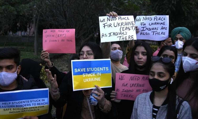 Allow Ukraine-Returned Indian Students To Continue Medical Education In India : PIL In Supreme Court Allow Ukraine-Returned Indian Students To Continue Medical Education In India : PIL In Supreme Court