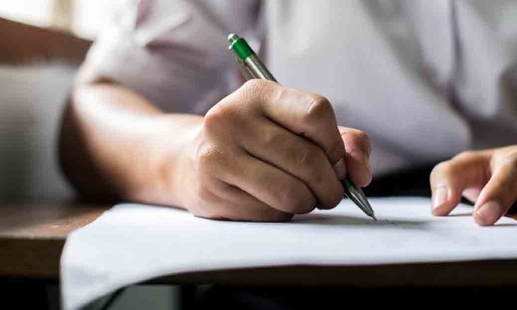 No Writ Can Lie On The Principle That Candidates Have A Legitimate Expectation To Know Their Raw Marks Or Attempt Answer Keys: Gujarat High Court No Writ Can Lie On The Principle That Candidates Have A Legitimate Expectation To Know Their Raw Marks Or Attempt Answer Keys: Gujarat High Court