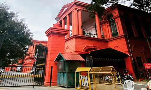 Advocates Act Confers No Right To Park Vehicle Inside Court Premises: Karnataka High Court Advocates Act Confers No Right To Park Vehicle Inside Court Premises: Karnataka High Court