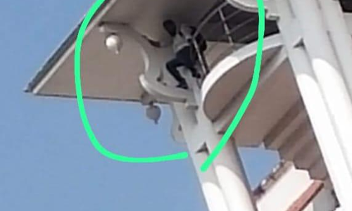 Suicide Attempt Over Protracted Family Court Proceedings Averted At Kerala High Court Suicide Attempt Over Protracted Family Court Proceedings Averted At Kerala High Court