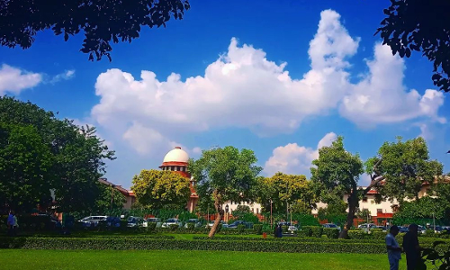 Supreme Court Pulls Up LLM Student For Filing PIL To Remove Reservation System Supreme Court Pulls Up LLM Student For Filing PIL To Remove Reservation System