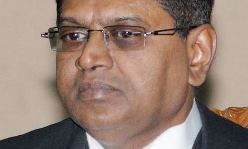 Kerala Chief Justice S. Manikumar Waylaid By Drunk Man In Kochi; Accused Arrested Kerala Chief Justice S. Manikumar Waylaid By Drunk Man In Kochi; Accused Arrested
