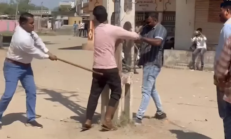 Flogging Of Stone Pelting Accused| 5 Cops Prima Facie Found Guilty In Disciplinary Inquiry: Gujarat Govt Submits In High Court