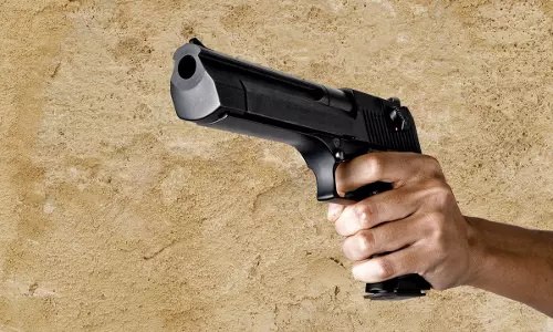 Curbing Use Of Unlicensed Firearms: Supreme Court Seeks Responses Of Centre, States In Suo Motu Case Curbing Use Of Unlicensed Firearms: Supreme Court Seeks Responses Of Centre, States In Suo Motu Case