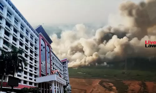 Brahmapuram Site Fire Doused Completely, Kerala High Court Told; Court Appreciates Frontline Workers Brahmapuram Site Fire Doused Completely, Kerala High Court Told; Court Appreciates Frontline Workers