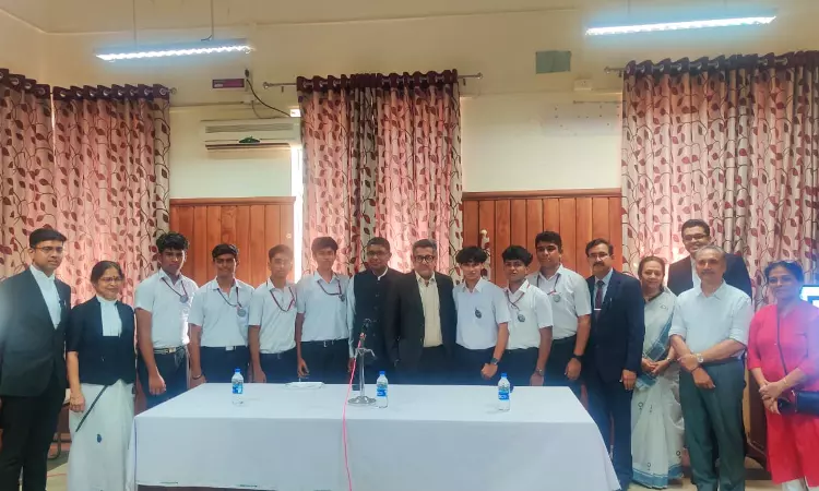 Catch Them Young, Watch Them Grow: Kerala HC Legal Services Committee Introduces SAMVADA To Inculcate Civic Sense In School Students Catch Them Young, Watch Them Grow: Kerala HC Legal Services Committee Introduces SAMVADA To Inculcate Civic Sense In School Students