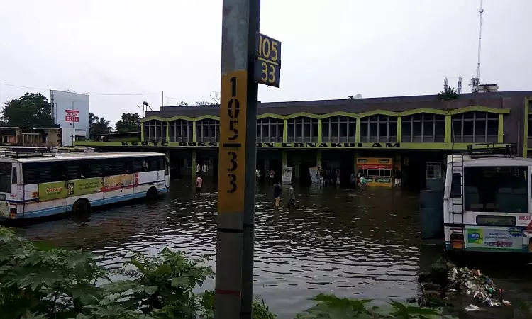 Roads Flooded Due To Unabated Garbage Dumping In Drains: Kerala High Court Calls For Strictest Possible Action Against Errant Entities Roads Flooded Due To Unabated Garbage Dumping In Drains: Kerala High Court Calls For Strictest Possible Action Against Errant Entities