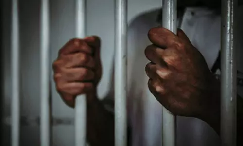 Imprisonment Does Not Restrict Individuals Right To Pursue Education: Bombay High Court Imprisonment Does Not Restrict Individuals Right To Pursue Education: Bombay High Court