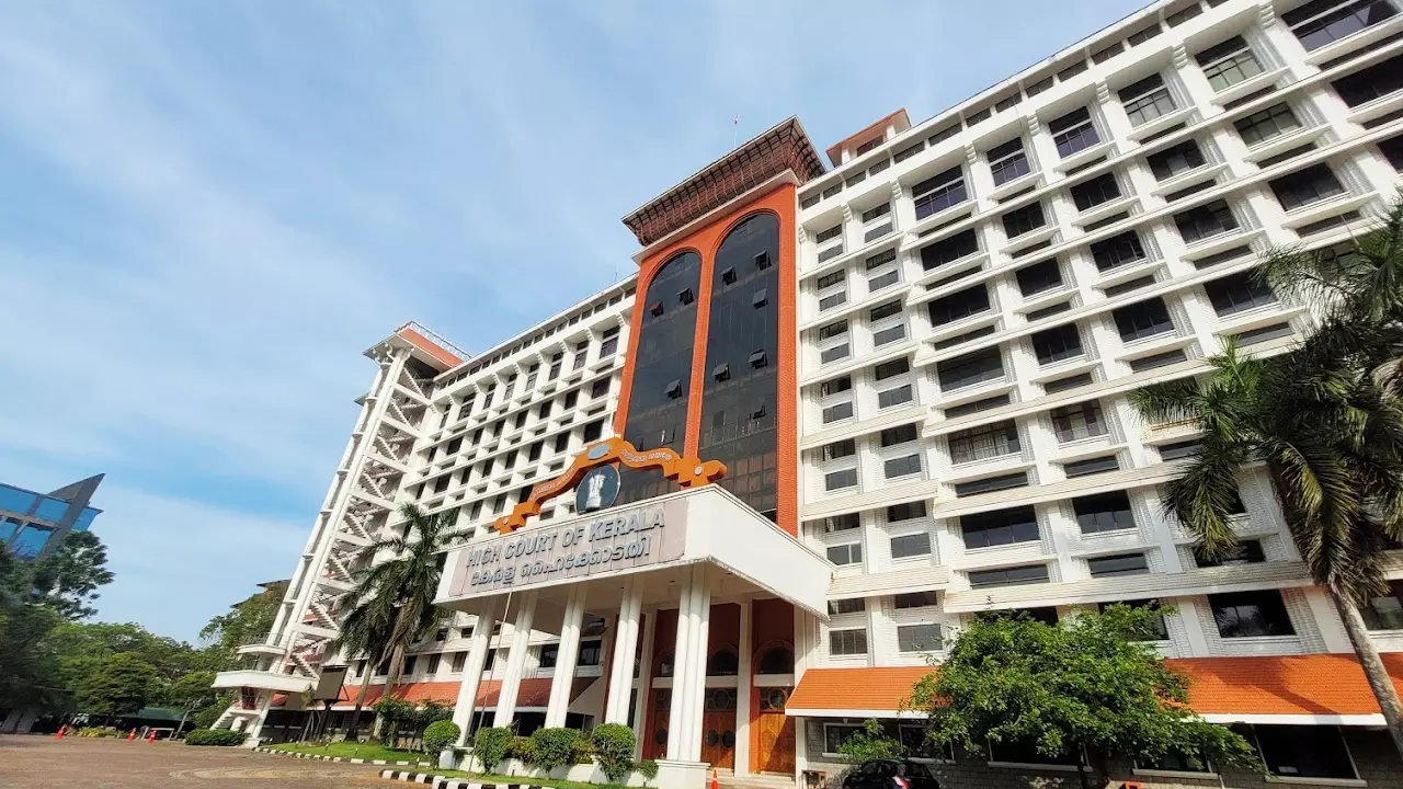 Kerala High Court Allows Adjustment Refund Amount Towards Amount payable under Amnesty Scheme Kerala High Court Allows Adjustment Refund Amount Towards Amount payable under Amnesty Scheme