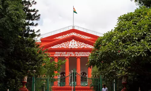 Karnataka High Court Issues Notice On Pleas Challenging State Govt Order For Survey On Social, Educational Status Of Citizens Karnataka High Court Issues Notice On Pleas Challenging State Govt Order For Survey On Social, Educational Status Of Citizens