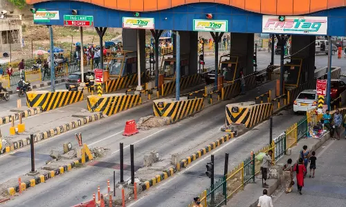 Lawyer Moves PIL Before Kerala High Court Challenging Toll Collection In National Highway Lawyer Moves PIL Before Kerala High Court Challenging Toll Collection In National Highway