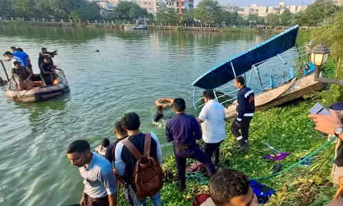 Vadodara Boat Capsize Tragedy: High Court Pulls Up Municipal Corporation For Safety Lapses Vadodara Boat Capsize Tragedy: High Court Pulls Up Municipal Corporation For Safety Lapses