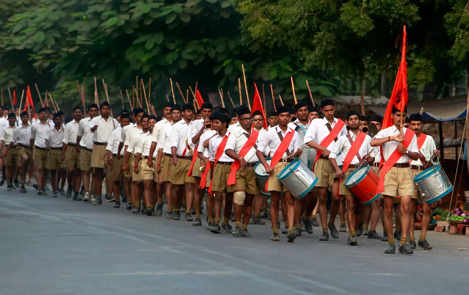 Karnataka State Administrative Tribunal Stays Suspension Of Govt Employee For Alleged Participation In RSS Event Karnataka State Administrative Tribunal Stays Suspension Of Govt Employee For Alleged Participation In RSS Event