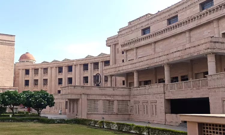 Allahabad High Court Seeks Response From Centre & HC On PIL To Rename It As High Court Of Uttar Pradesh Allahabad High Court Seeks Response From Centre & HC On PIL To Rename It As High Court Of Uttar Pradesh