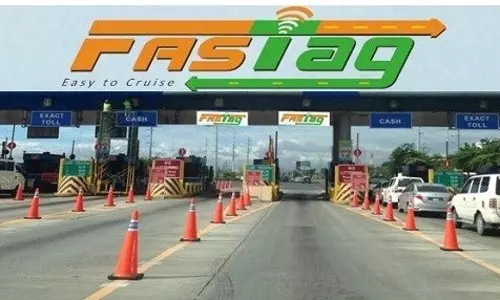 Bombay High Court Dismisses PIL Challenging Imposition Of Double Toll Fees On Non-FASTag Vehicles Bombay High Court Dismisses PIL Challenging Imposition Of Double Toll Fees On Non-FASTag Vehicles