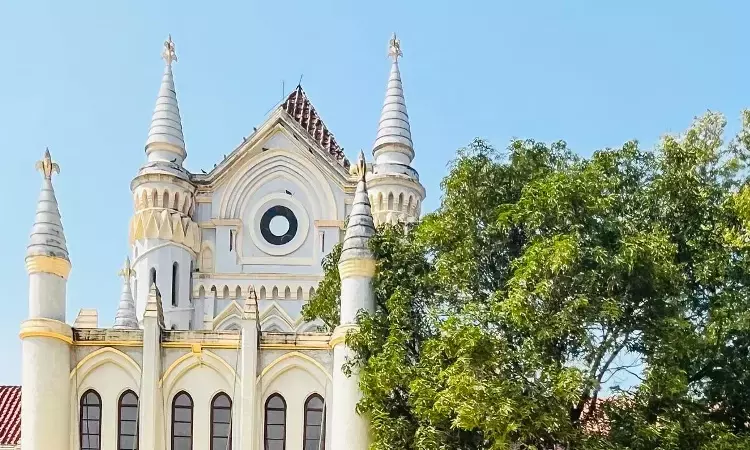 Law Does Not Prevent An Adult Woman From Living With A Married Man: MP High Court Law Does Not Prevent An Adult Woman From Living With A Married Man: MP High Court