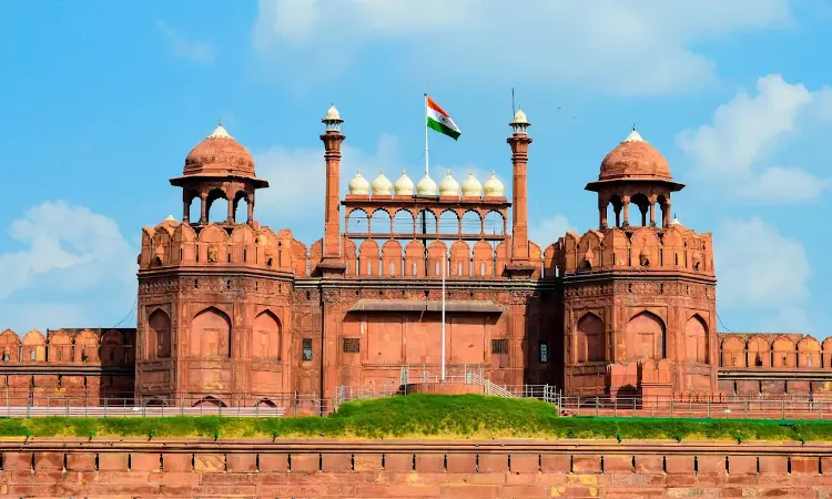 Two Monumental Red Fort Trials - Bahadur Shah Zafar To INA Two Monumental Red Fort Trials - Bahadur Shah Zafar To INA