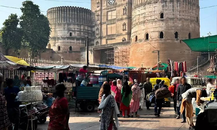 Gujarat High Court Permits Interim Relocation Of Bhadra Parisar Street Vendors To Nearby Plots To Ensure Livelihood During Diwali Gujarat High Court Permits Interim Relocation Of Bhadra Parisar Street Vendors To Nearby Plots To Ensure Livelihood During Diwali