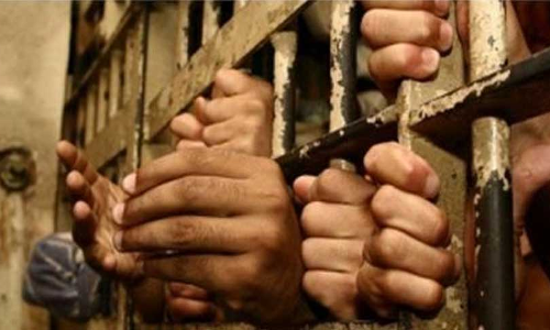 Delhi HC Registers Suo Motu PIL To Consider Premature Release Of Elderly, Infirm Prisoners Delhi HC Registers Suo Motu PIL To Consider Premature Release Of Elderly, Infirm Prisoners